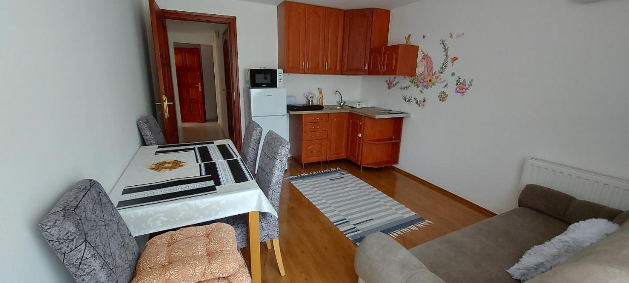 Balatoni Aranyparti Apartmanok Сиофок Екстериор снимка